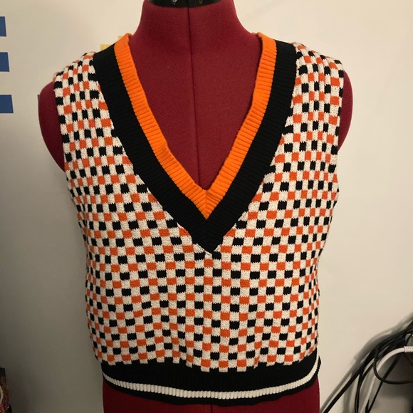 Zara mod style v neck sweater vest. Brand New. - Picture 1 of 1